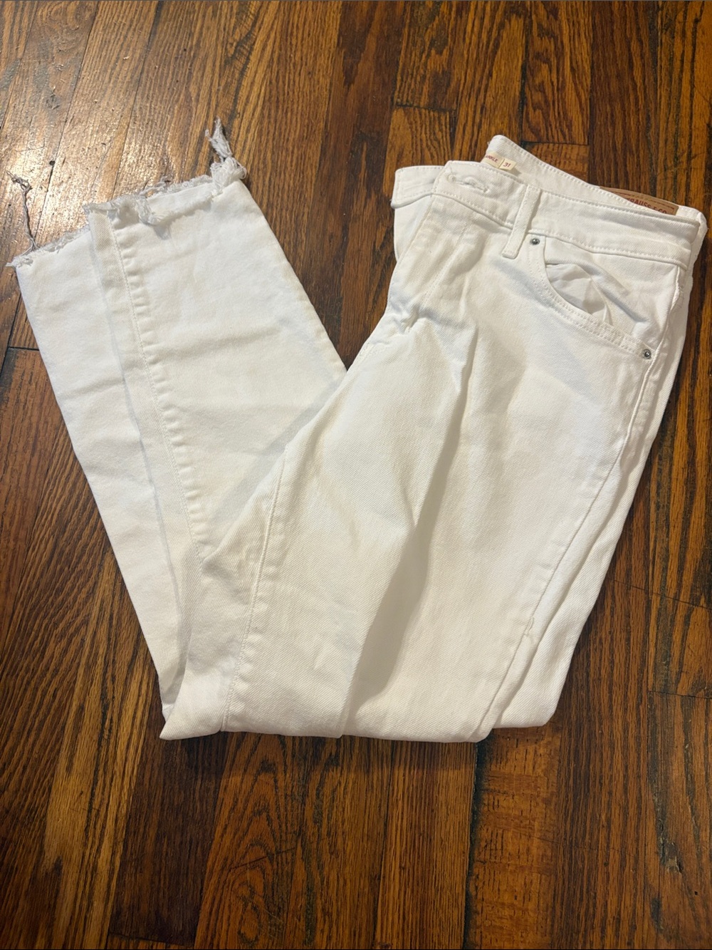 🎉Like New! Levi Strauss Women’s White High Waisted Skinny Jeans with Frayed Hem